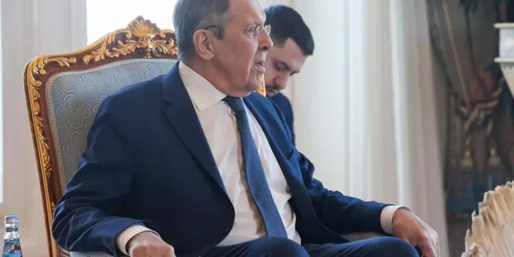 Lavrov, ‘arrogante’ idea europei di peacekeeper in Ucraina