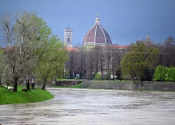 Maltempo, a Firenze chiusi musei, teatri e cinema