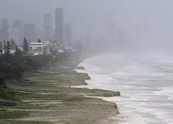 Australia, un morto e migliaia senza elettricità per il maltempo