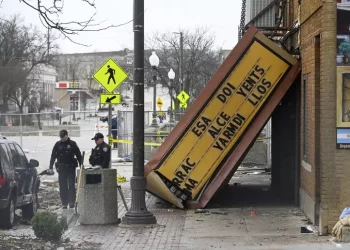 Tornado scuotono centro e sud degli Usa, almeno 14 morti