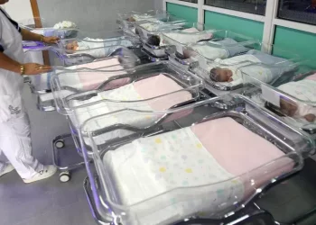 Istat: Sardegna ultima per la fecondità, 0,91 figli per donna