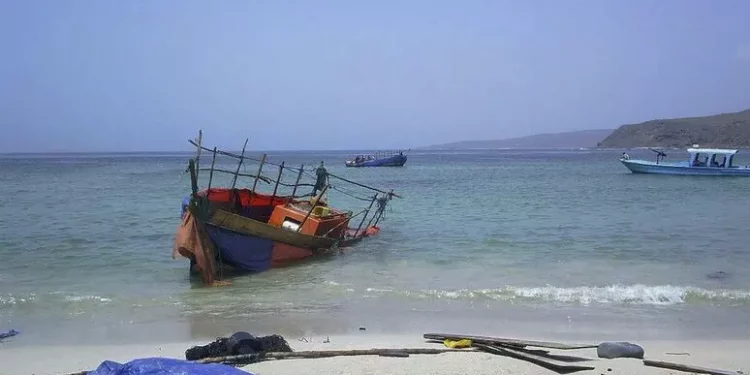 Naufragi al largo di Gibuti e Yemen, un morto e 180 dispersi