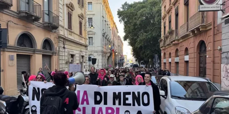 8 marzo, migliaia a Cagliari per il corteo ‘transfemminista’