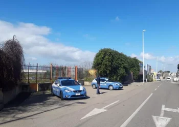 Auto non si ferma all’alt della polizia, inseguimento a Cagliari