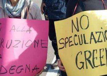 Sardegna: la Questura usa il Daspo urbano contro il movimento contrario al colonialismo energetico