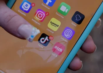 TikTok potenzia le misure per adolescenti e familiari