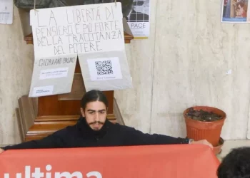 Ddl sicurezza, blitz Ultima generazione a Cagliari