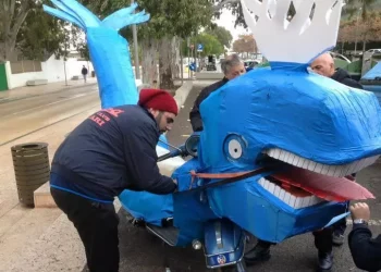 Si scaldano i motori per la corsa alla stella in Vespa