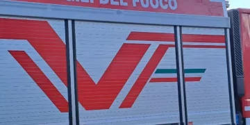 Esplosione nell’azienda Perfetti nel milanese, alta colonna di fumo