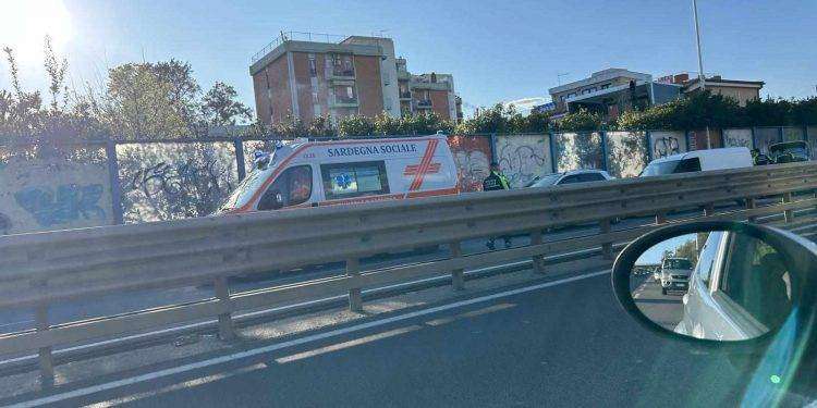 Cagliari, tamponamento sull’Asse mediano: traffico bloccato per chilometri