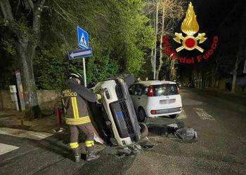 Grave incidente a Nuoro, scontro in via Campania: due feriti