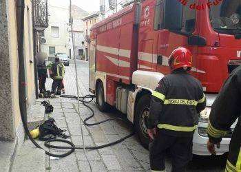 Calangianus, cane salvato dall’incendio in una casa