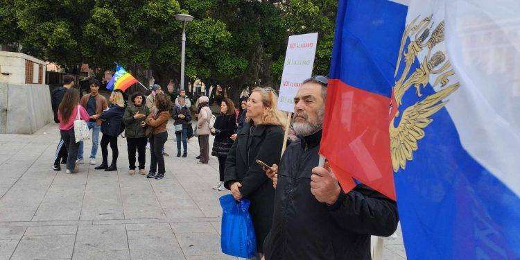 No riarmo, no sanzioni alla Russia, a Cagliari in piazza chi vuole la fine della guerra