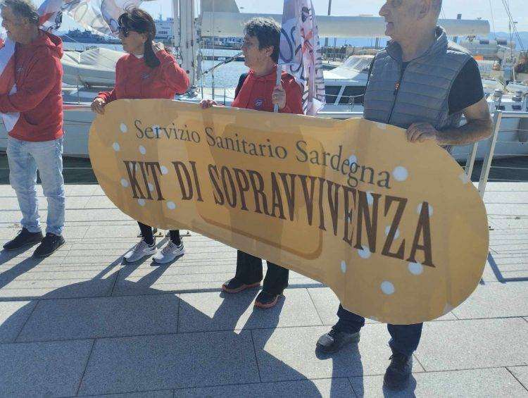 Cagliari, flash mob contro la Nato e contro la guerra