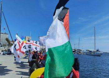 Cagliari, flash mob contro la Nato e contro la guerra