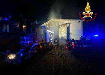 In fiamme fienile a Sarule: intervento dei Vigili del Fuoco