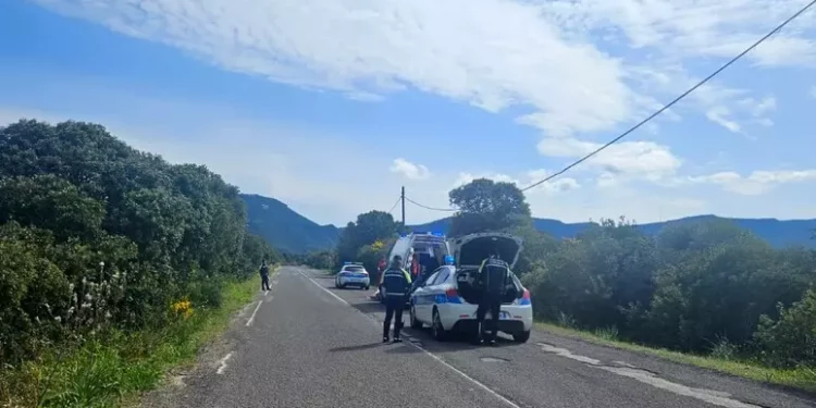 Motociclista cade sulla strada Alghero-Bosa, è grave