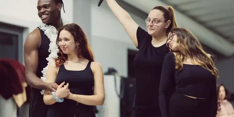 Bridgerton, la serie tv dei record al Massimo di Cagliari