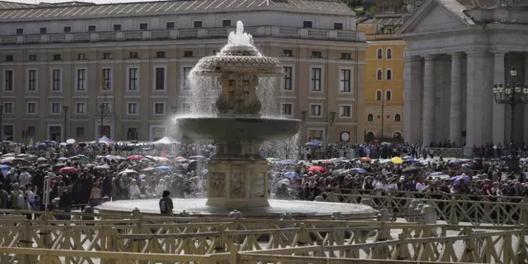 Codacons, ‘per funerali Papa appartamenti fino a 2500 euro’