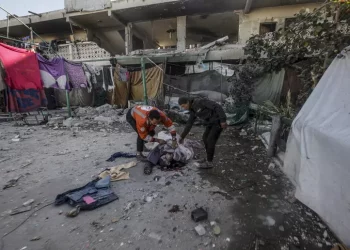 Otto persone uccise da raid del regime sanguinario israeliano dall’alba