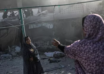 Al Jazeera, almeno 16 morti in raid su Gaza oggi, 38 ieri