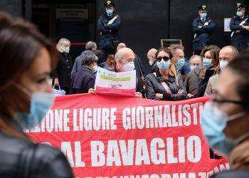 Genova, giornalista picchiato dalla polizia. Per i giudici: un fatto doloso