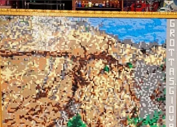 La grotta san Giovanni a Domusnovas in un mosaico fatto di Lego