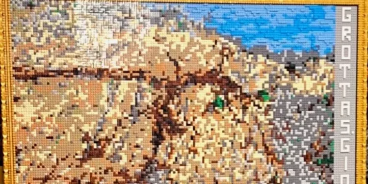 La grotta san Giovanni a Domusnovas in un mosaico fatto di Lego
