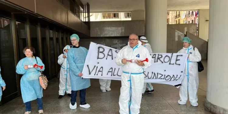 Passa risoluzione in Consiglio, stop presidio operatori sanitari