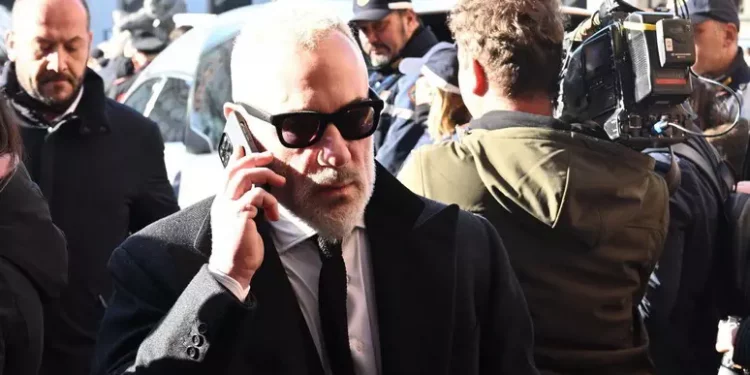 Presunti abusi edilizi nella villa di P. Cervo, Vacchi a processo