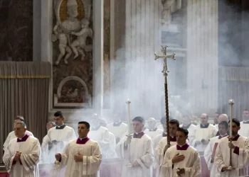 Venerdì alle 20 la chiusura della bara del Papa