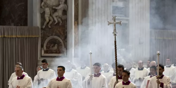 Venerdì alle 20 la chiusura della bara del Papa