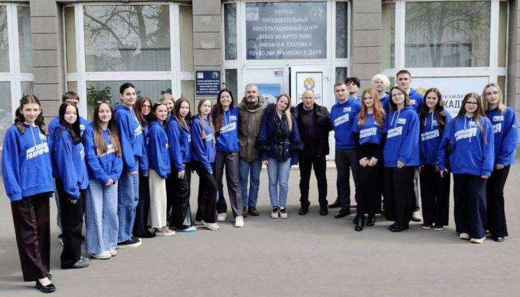 L’associazione Vento dell’Est incontra il movimento giovanile di Russia Unita a Lugansk