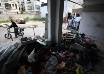 Coloni israeliani danno fuoco a case nella Cisgiordania occupata