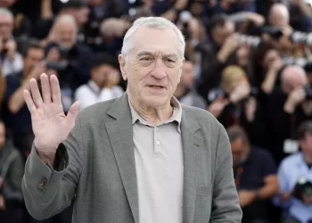 De Niro Palma d’oro a Cannes: ‘Torno a casa’