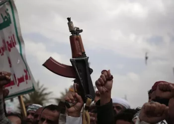 Houthi, almeno 38 morti in attacco Usa a porto di Ras Issa