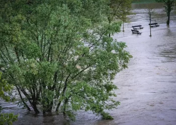 Trascinati dalla piena del torrente, due dispersi nel Vicentino