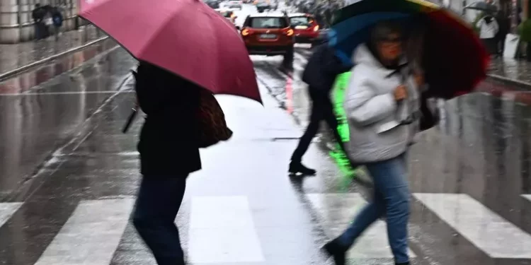 Tre giorni di nubifragi, è allerta meteo su mezza Italia