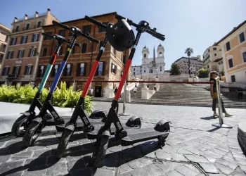 Via a Cagliari al nuovo servizio di monopattini a noleggio