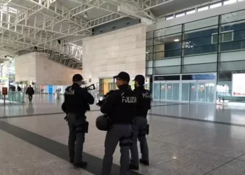 Tentano di lasciare la Sardegna con passaporti falsi, arrestati