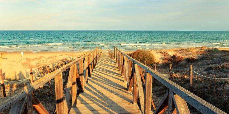 Turismo accessibile e inclusivo con l’Isola che accoglie: progetti e interventi per persone con disabilità