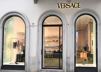 Prada acquista Versace per 1,25 miliardi