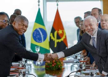Il presidente brasiliano invita l’omologo angolano a partecipare al vertice BRICS