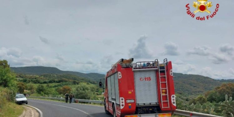 Neoneli, motociclista finisce fuoristrada: ricoverato in ospedale