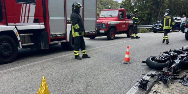 Sorgono, scontro tra auto e moto: un ferito grave