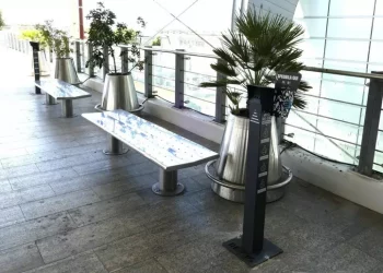 All’aeroporto di Cagliari posacenere per riciclare mozziconi