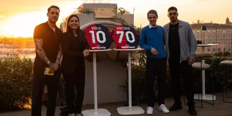 All’asta per beneficenza le maglie di Viola e Gaetano