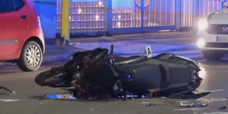 Cade in fuga da polizia e muore in ospedale, rivolta dei parenti