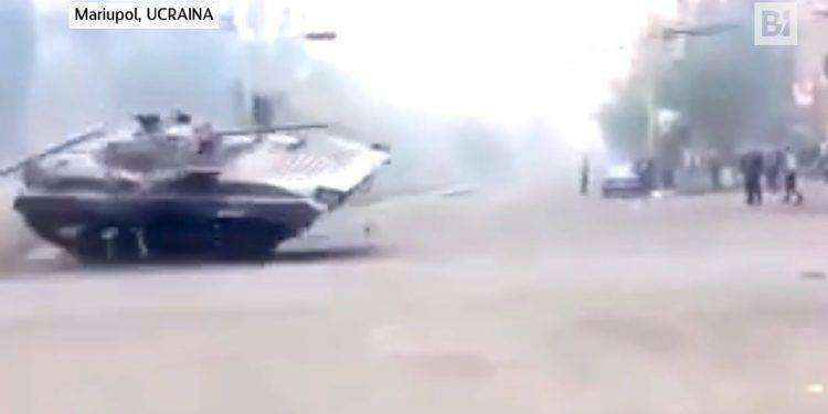 9 maggio 2014, Mariupol assaltata dai militari del regime ucraino: qui l’inizio della guerra con la Russia