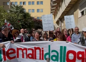 Nuovo sit-in al Businco contro il trasferimento dei pazienti